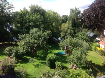 Blick in den Garten an der Schwentine Blick in den Garten an der Schwentine
